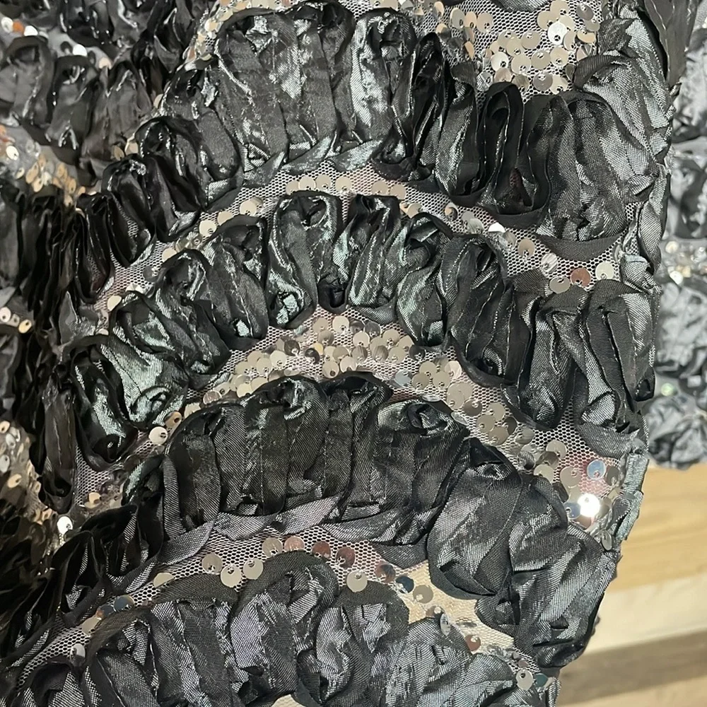 Rare Editions size 7 sleeveless elegant dress with bow detail and sequins